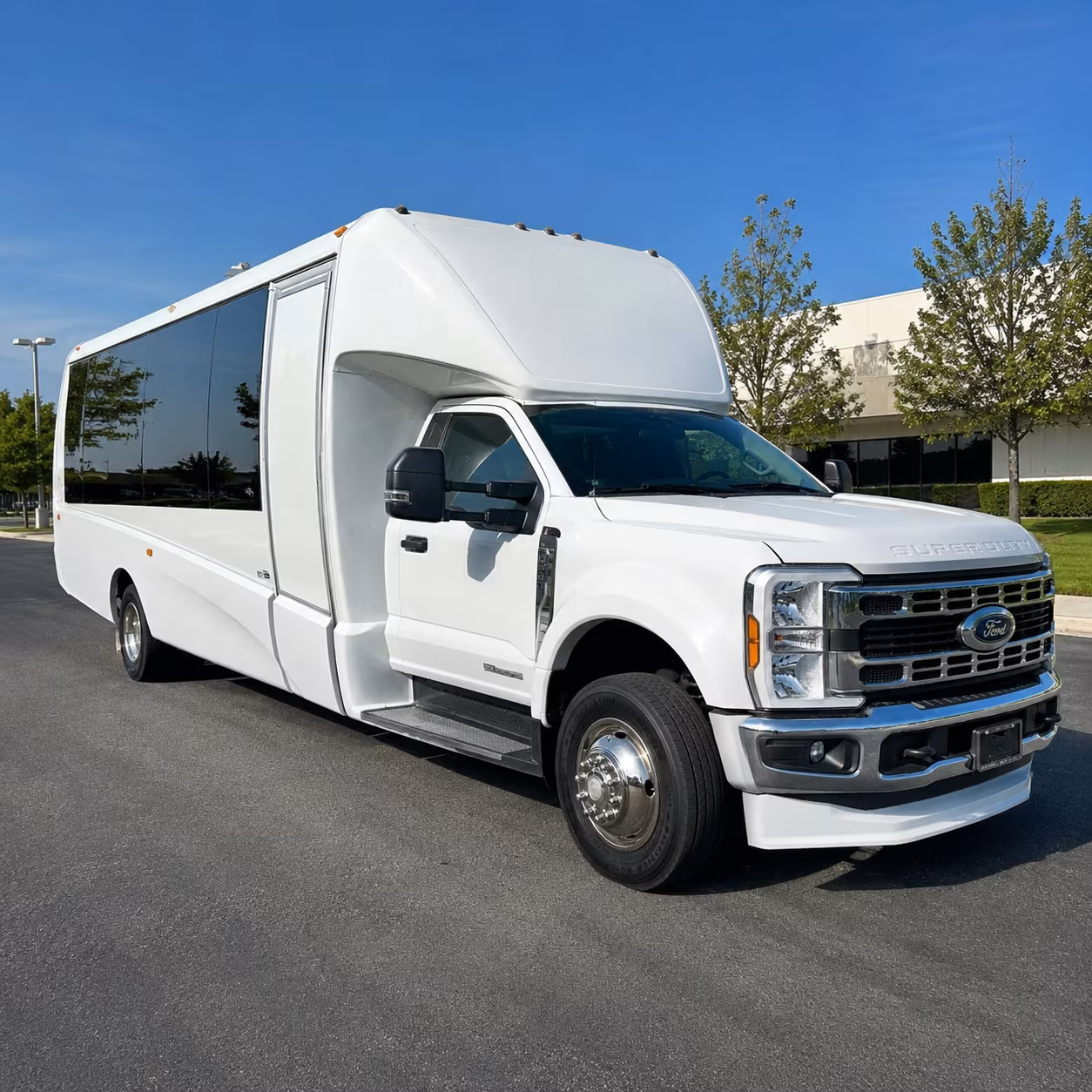 corporate airport transfer buses serving dfw and love field