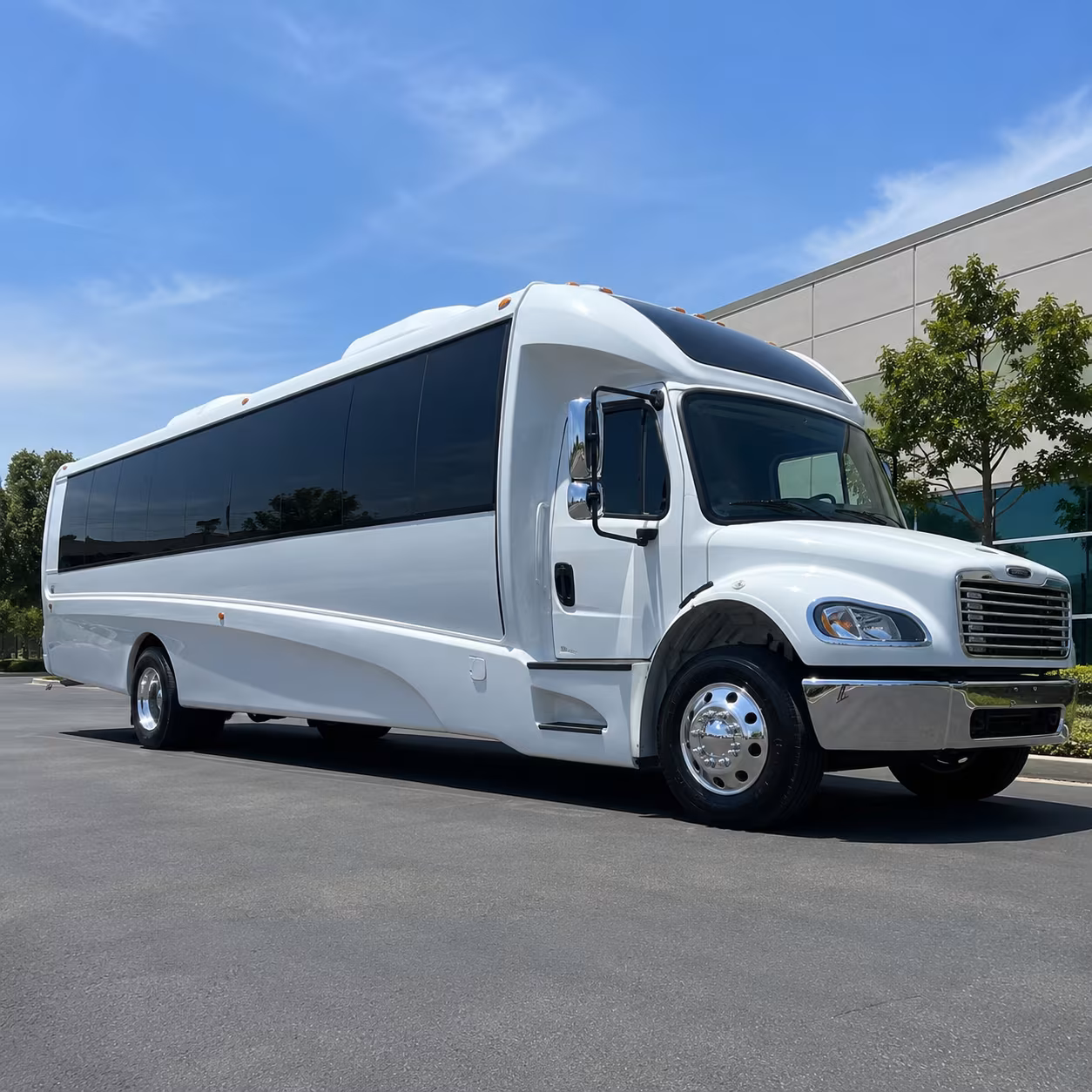 garland 18 passenger minibus