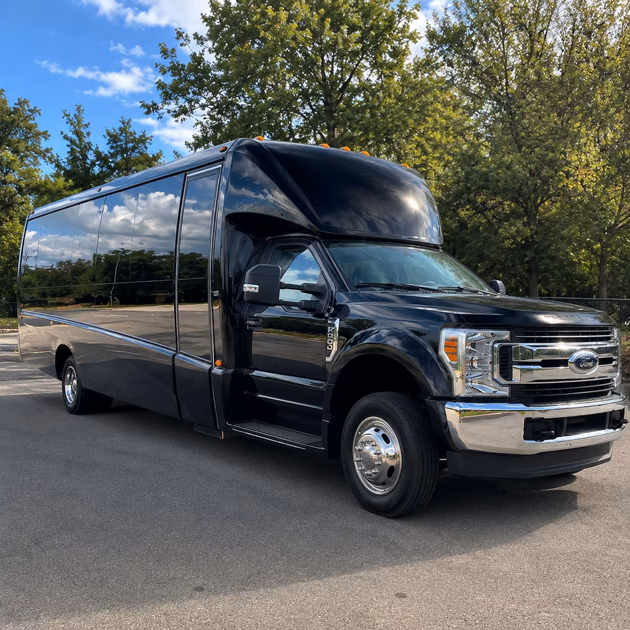 rent a bus in garland for pre prom dinners and photo stops
