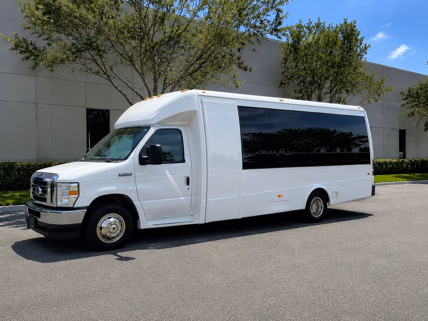 shuttle buses to deep ellum clubs and music venues